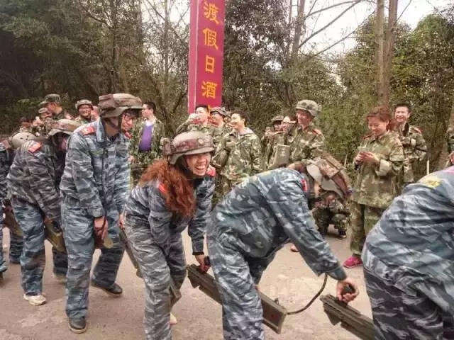 齊心奮進(jìn)，夢(mèng)想起航，遠(yuǎn)景裝飾2015啟動(dòng)大會(huì)-全員會(huì)師