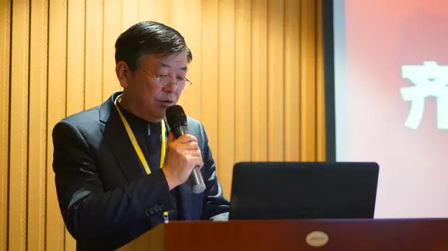【齊心奮進 團結(jié)共贏】2015遠景裝飾材料商總結(jié)大會圓滿召開！